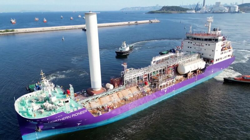 China_Unveils_World_s_First_Commercial_Liquefied_CO2_Carrier____poster - News for amigos, by amigos China_Unveils_World_s_First_Commercial_Liquefied_CO2_Carrier___ video poster