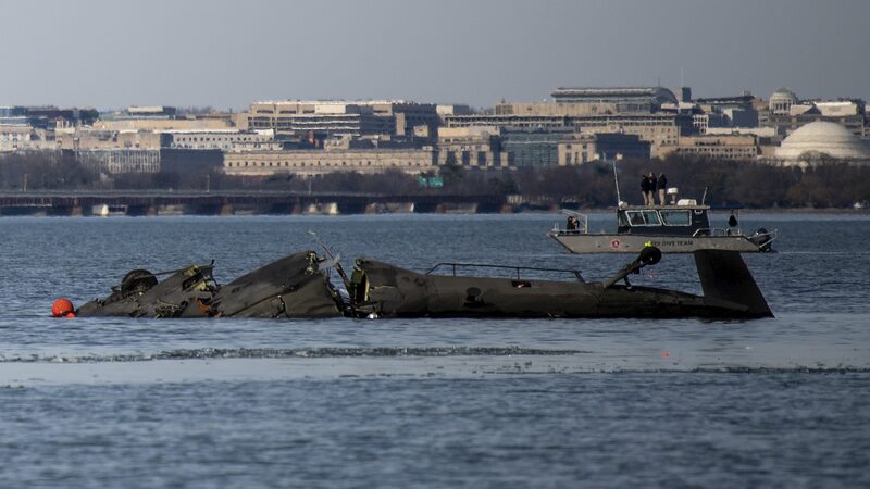 China_Urges_U_S__to_Speed_Up_Probe_into_Potomac_River_Air_Collision - News for amigos, by amigos China_Urges_U_S__to_Speed_Up_Probe_into_Potomac_River_Air_Collision