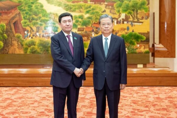 China and Kazakhstan Begin a New Golden Era of Friendship China_and_Kazakhstan_Begin_a_New_Golden_Era_of_Friendship