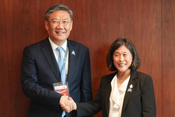 China and U.S. Discuss Trade Ties at WTO Conference in Abu Dhabi China_and_U_S__Discuss_Trade_Ties_at_WTO_Conference_in_Abu_Dhabi