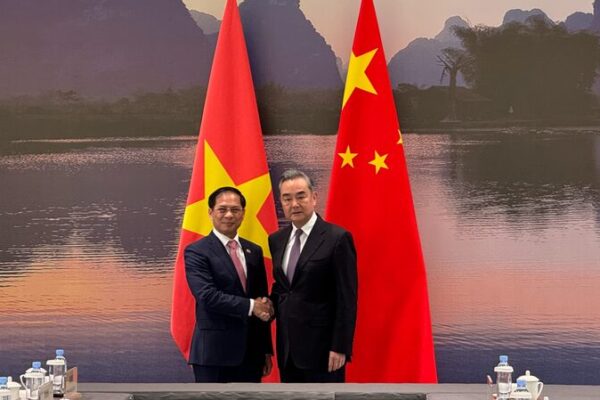 China and Vietnam Strengthen Ties! Wang Yi Meets Bui Thanh Son in Guangxi 🤝 China_and_Vietnam_Strengthen_Ties__Wang_Yi_Meets_Bui_Thanh_Son_in_Guangxi__