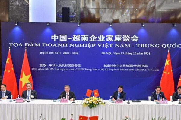 🤝 China and Vietnam’s Leaders Urge Entrepreneurs to Team Up for Growth __China_and_Vietnam_s_Leaders_Urge_Entrepreneurs_to_Team_Up_for_Growth