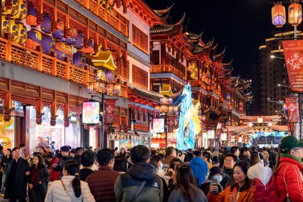 China’s 2025 New Year Holiday Sparks Travel and Spending Boom 🎉 China_s_2025_New_Year_Holiday_Sparks_Travel_and_Spending_Boom__