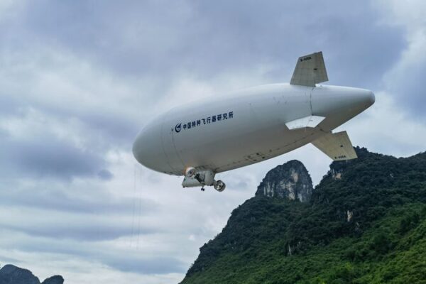 China’s AS700 Airship Completes Epic 1,000km Journey 🚀 China_s_AS700_Airship_Completes_Epic_1_000km_Journey__