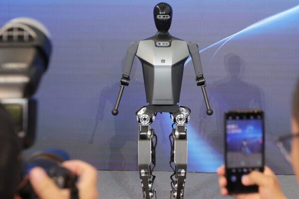 China’s Digital Revolution: New Tech Jobs are Trending 🚀 China_s_Digital_Revolution__New_Tech_Jobs_are_Trending__