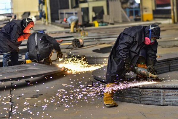 China’s Economy Shines Bright: Industrial Output Surges 7% in Early 2024 China_s_Economy_Shines_Bright__Industrial_Output_Surges_7__in_Early_2024