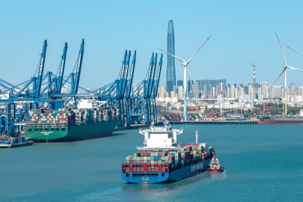 China_s_Foreign_Trade_Soars_5__in_Q1_2024__Setting_New_Records__