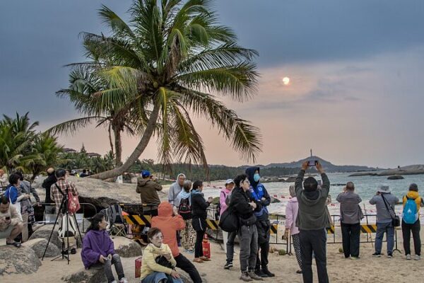 China_s_Hainan_to_Build_Mega_Satellite_Factory_Producing_1_000_Satellites_a_Year__