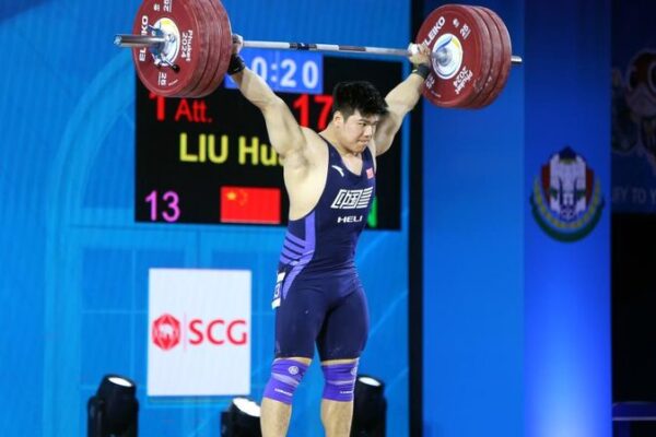 China_s_Liu_Huanhua_Smashes_World_Records_at_IWF_World_Cup______