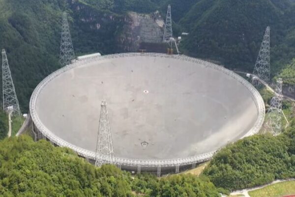 China’s Massive Telescope Uncovers Over 900 New Pulsars 🌟 China_s_Massive_Telescope_Uncovers_Over_900_New_Pulsars__