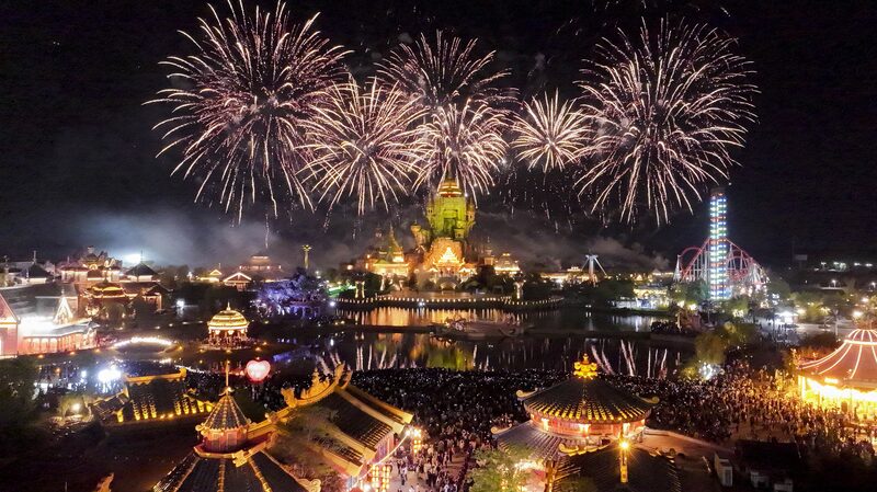China_s_May_Day_Boom__295_Million_Travelers_Hit_the_Road____ - News for amigos, by amigos China_s_May_Day_Boom__295_Million_Travelers_Hit_the_Road____