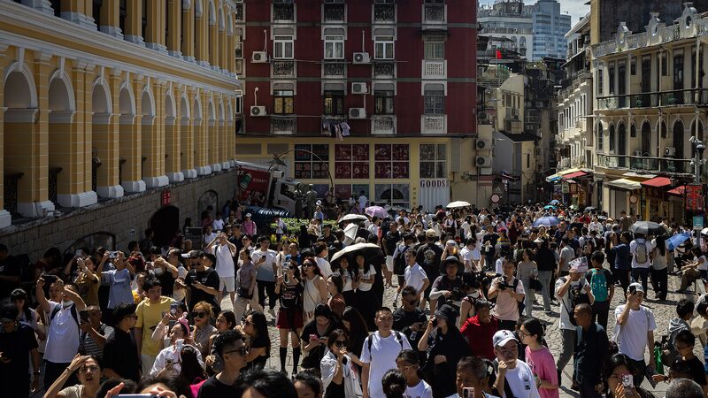 China_s_National_Day_Travel_Boom__Record_Numbers_Hit_the_Road____ - News for amigos, by amigos China_s_National_Day_Travel_Boom__Record_Numbers_Hit_the_Road____