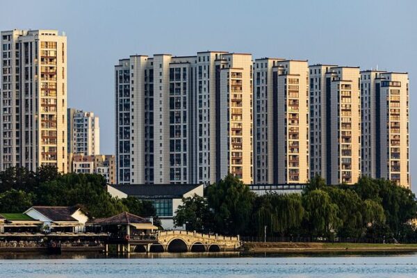China’s Positive Vibes Boost Real Estate Confidence 🎉🏢 China_s_Positive_Vibes_Boost_Real_Estate_Confidence___
