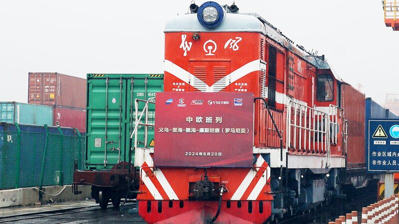 China_s_Rail_Freight_Soars_to_New_Highs_in_June___ - News for amigos, by amigos China_s_Rail_Freight_Soars_to_New_Highs_in_June___