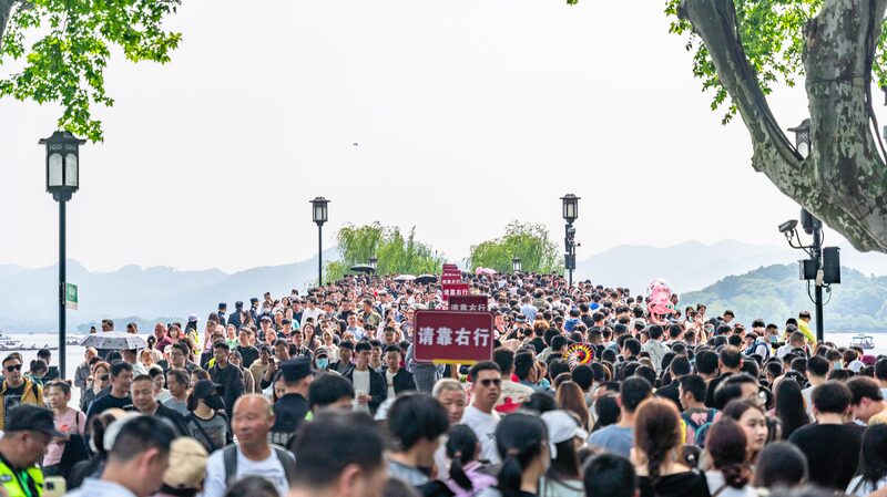 China_s_Rails_Rock__Record_20_Million_Trips_on_First_Day_of_May_Holiday___ - News for amigos, by amigos China_s_Rails_Rock__Record_20_Million_Trips_on_First_Day_of_May_Holiday___