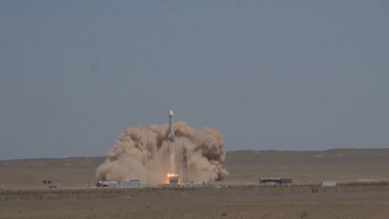 China_s_Reusable_Rocket_Soars_to_10_km_and_Nails_Landing__ video poster