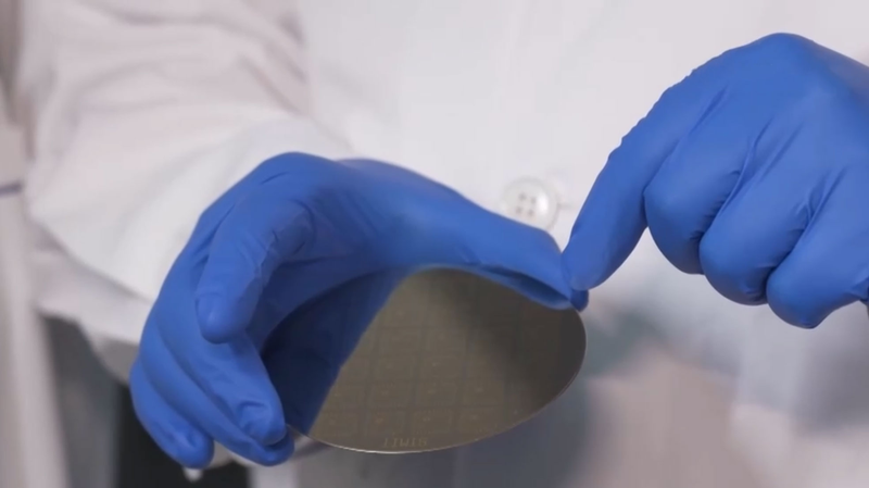 China_s_Sapphire_Wafers__A_Game_Changer_in_Chip_Tech___ - News for amigos, by amigos China_s_Sapphire_Wafers__A_Game_Changer_in_Chip_Tech___