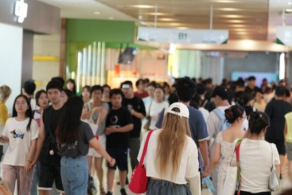 China’s Service Boom: The New Engine Driving Economic Growth in 2024 🚀 China_s_Service_Boom__The_New_Engine_Driving_Economic_Growth_in_2024__