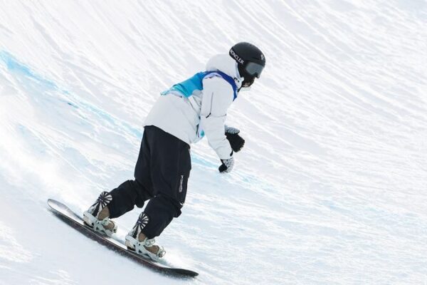 China’s Snowboard Star Cai Xuetong Shreds to Silver in Colorado 🏂✨ China_s_Snowboard_Star_Cai_Xuetong_Shreds_to_Silver_in_Colorado___