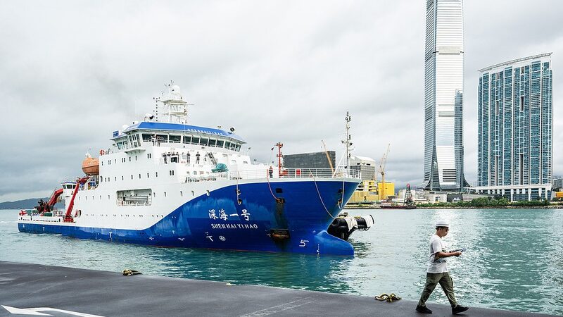 China_s_Submersible_Jiaolong_Dives_into_Hong_Kong_for_the_First_Time___ - News for amigos, by amigos China_s_Submersible_Jiaolong_Dives_into_Hong_Kong_for_the_First_Time___
