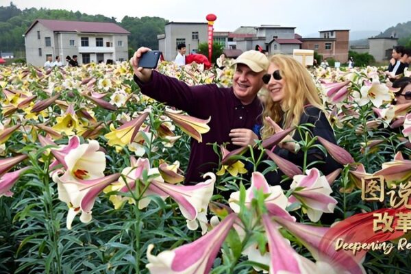 China’s Tourism Booms as Visa-Free Policies Attract Foreign Visitors China_s_Tourism_Booms_as_Visa_Free_Policies_Attract_Foreign_Visitors