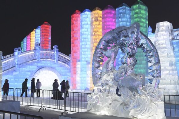 China’s Tourism Soars Ahead of Spring Festival 🎉 China_s_Tourism_Soars_Ahead_of_Spring_Festival__