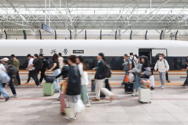 China’s Travel Soars by 37.9% on First Day of Mid-Autumn Festival Holiday 🎉 China_s_Travel_Soars_by_37_9__on_First_Day_of_Mid_Autumn_Festival_Holiday__