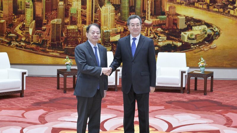 China_s_Vice_Premier_and_ADB_President_Team_Up_for_Growth_ - News for amigos, by amigos __China_s_Vice_Premier_and_ADB_President_Team_Up_for_Growth_