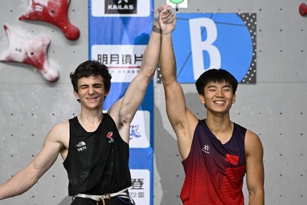 China’s Wu Peng Stuns Samuel Watson to Win Climbing World Cup Gold 🧗♂️🏆 China_s_Wu_Peng_Stuns_Samuel_Watson_to_Win_Climbing_World_Cup_Gold______
