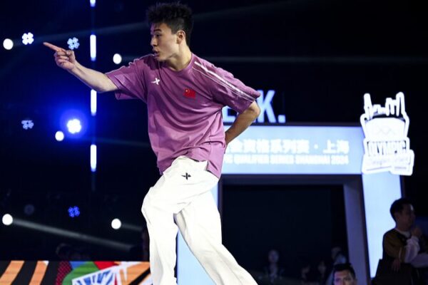 Chinese B-Boy Qi Xiangyu Aims for Gold at Paris 2024 Olympic Debut of Breaking Chinese_B_Boy_Qi_Xiangyu_Aims_for_Gold_at_Paris_2024_Olympic_Debut_of_Breaking