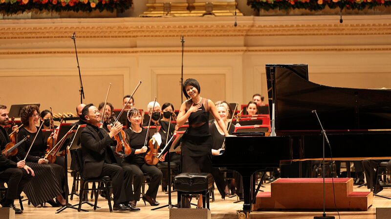 Chinese_Pianist_Wang_Yujia_Makes_History_at_the_66th_Grammy_Awards