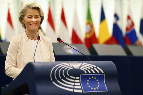 Chinese Premier Li Qiang Congratulates Ursula von der Leyen on EU Commission Reelection 🇨🇳🤝🇪🇺 Chinese_Premier_Li_Qiang_Congratulates_Ursula_von_der_Leyen_on_EU_Commission_Reelection______
