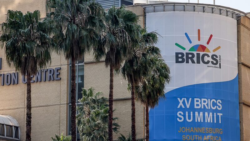 Chinese_President_Xi_Jinping_Arrives_in_South_Africa_for_BRICS_Summit______poster - News for amigos, by amigos Chinese_President_Xi_Jinping_Arrives_in_South_Africa_for_BRICS_Summit_____ video poster