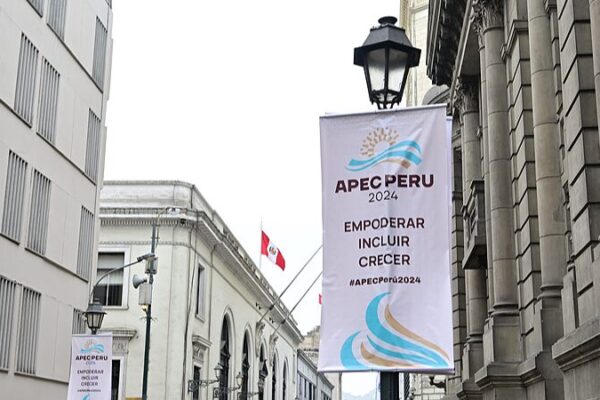 Chinese President Xi Jinping Touches Down in Peru for APEC and State Visit Chinese_President_Xi_Jinping_Touches_Down_in_Peru_for_APEC_and_State_Visit video poster