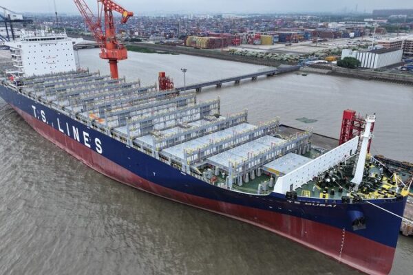 Chinese Shipbuilder Makes Waves with Record-Breaking Delivery Milestone 🌊🚢 Chinese_Shipbuilder_Makes_Waves_with_Record_Breaking_Delivery_Milestone___