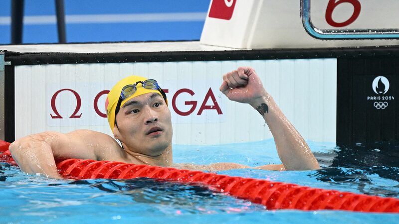 Chinese_Swimmers_Shine_as_Paris_Olympics_Heat_Up - News for amigos, by amigos Chinese_Swimmers_Shine_as_Paris_Olympics_Heat_Up