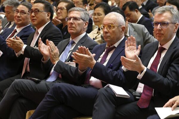Chinese Vice Premier He Lifeng Meets Global CEOs at China Development Forum 2024 Chinese_Vice_Premier_He_Lifeng_Meets_Global_CEOs_at_China_Development_Forum_2024