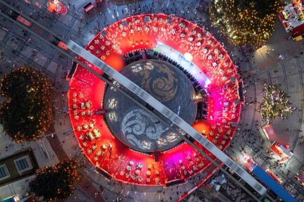 Chongqing Heats Up: Massive Hotpot Feast Rings in Chinese New Year Chongqing_Heats_Up__Massive_Hotpot_Feast_Rings_in_Chinese_New_Year