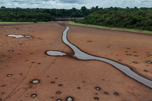 Climate Chaos Alert: UN Sounds the Alarm on Water Cycle Woes ⚠️💦 Climate_Chaos_Alert__UN_Sounds_the_Alarm_on_Water_Cycle_Woes____