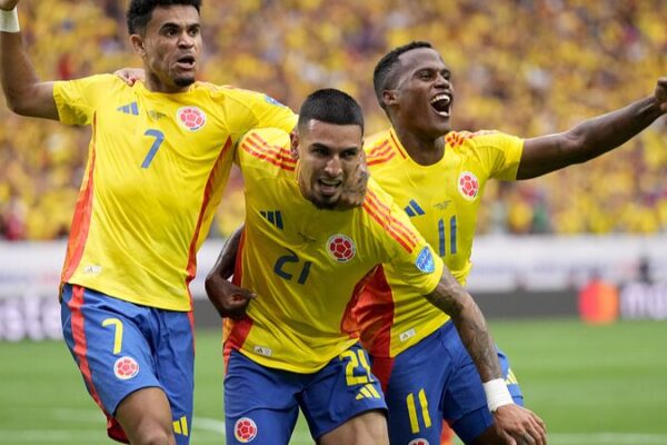Colombia’s Winning Streak Hits 9 with 2-1 Victory over Paraguay 🎉 Colombia_s_Winning_Streak_Hits_9_with_2_1_Victory_over_Paraguay__