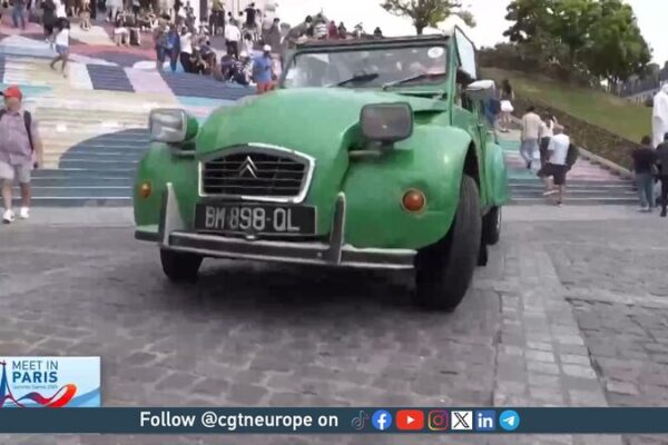 Cruising Montmartre in a Classic Citroën 2CV: An Unforgettable Paris Journey Cruising_Montmartre_in_a_Classic_Citroe_n_2CV__An_Unforgettable_Paris_Journey video poster