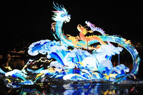 Dazzling ‘China Chic’ Lanterns Illuminate Nanjing’s Bailuzhou Park Dazzling__China_Chic__Lanterns_Illuminate_Nanjing_s_Bailuzhou_Park