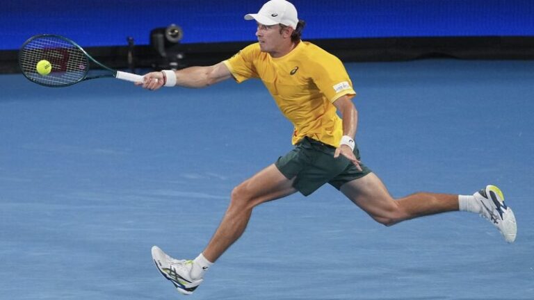 De Minaur Dazzles ✨ But Australia Falls to Argentina in United Cup Thriller De_Minaur_Dazzles___But_Australia_Falls_to_Argentina_in_United_Cup_Thriller