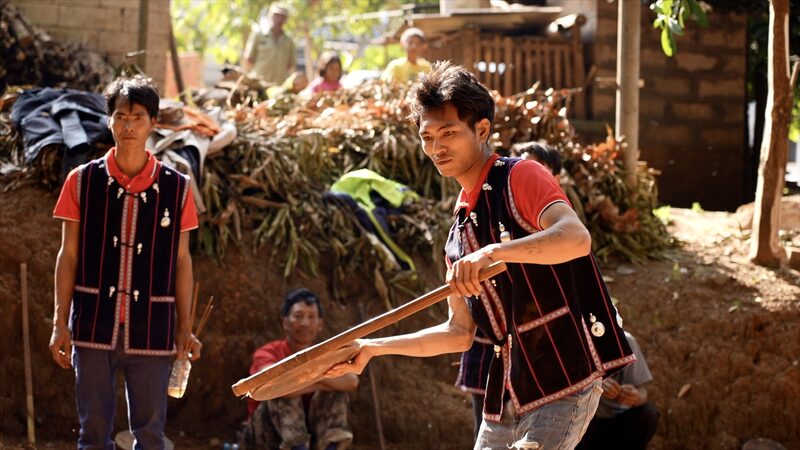 De_ang_Villagers_Spin_Giant_Tops_to_Celebrate_Spring_Festival_in_Yunnan___ - News for amigos, by amigos De_ang_Villagers_Spin_Giant_Tops_to_Celebrate_Spring_Festival_in_Yunnan___