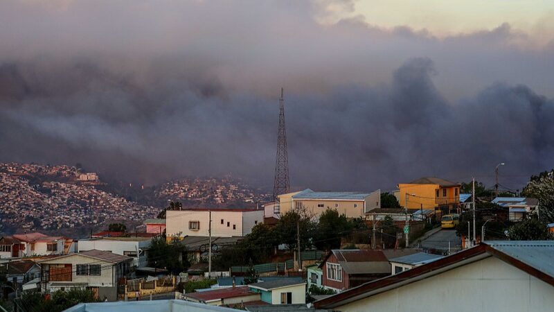 Deadly_Wildfire_Engulfs_Chile_s_National_Botanical_Garden___ - News for amigos, by amigos Deadly_Wildfire_Engulfs_Chile_s_National_Botanical_Garden___
