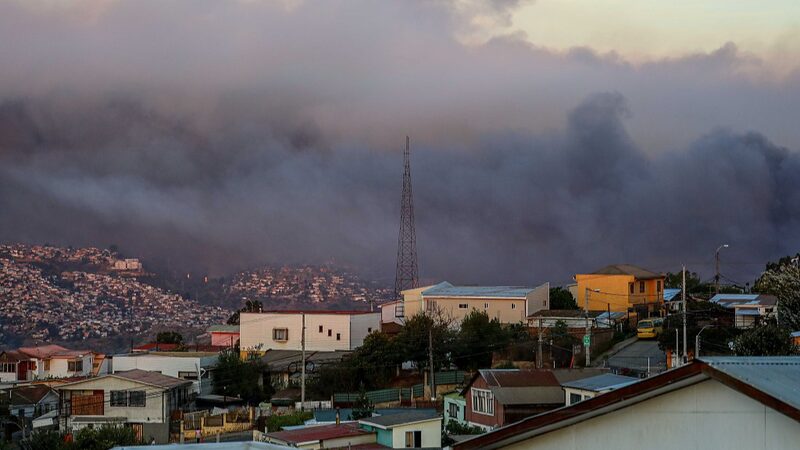 Devastating_Wildfire_Engulfs_Chile_s_Beloved_Botanical_Haven___ - News for amigos, by amigos Devastating_Wildfire_Engulfs_Chile_s_Beloved_Botanical_Haven___
