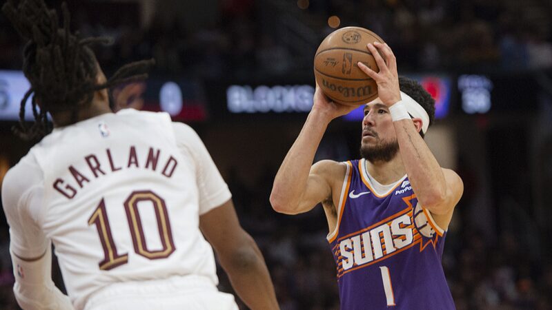 Devin_Booker_Returns_with_a_Bang_as_Suns_Overcome_19_Point_Deficit_to_Beat_Cavaliers_ - News for amigos, by amigos __Devin_Booker_Returns_with_a_Bang_as_Suns_Overcome_19_Point_Deficit_to_Beat_Cavaliers_