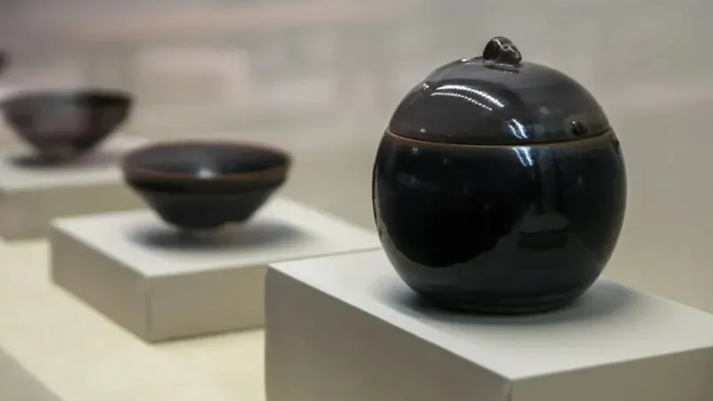 Discover_China_s_Magic__Jian_Ware_Porcelain_Shines_at_National_Museum_poster - News for amigos, by amigos __Discover_China_s_Magic__Jian_Ware_Porcelain_Shines_at_National_Museum video poster