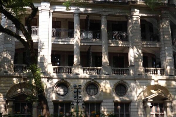 Discover Guangzhou’s European Gem: Shamian Island’s Western Charm Discover_Guangzhou_s_European_Gem__Shamian_Island_s_Western_Charm