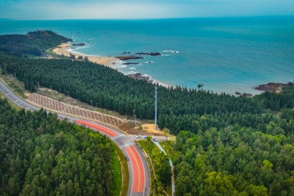 Discover Hainan’s New 988 km Coastal Highway: The Ultimate Road Trip Adventure! 🚗🌴 Discover_Hainan_s_New_988_km_Coastal_Highway__The_Ultimate_Road_Trip_Adventure____